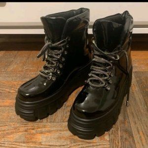 Azalea Wang X Akira freak Bootie